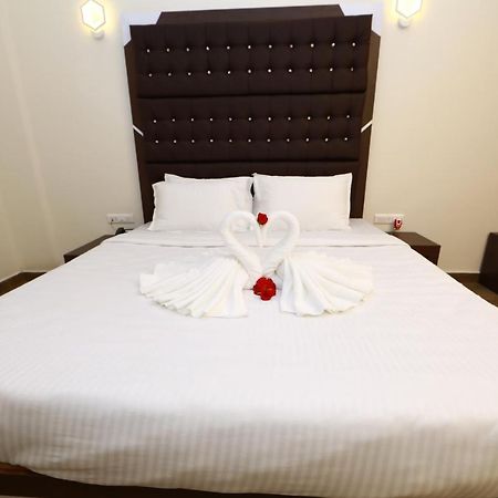 Hotel Cs Empire Lakshmanpur Exterior foto