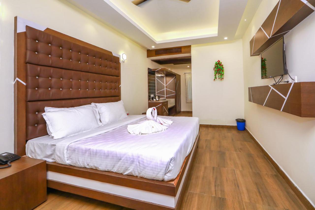 Hotel Cs Empire Lakshmanpur Exterior foto