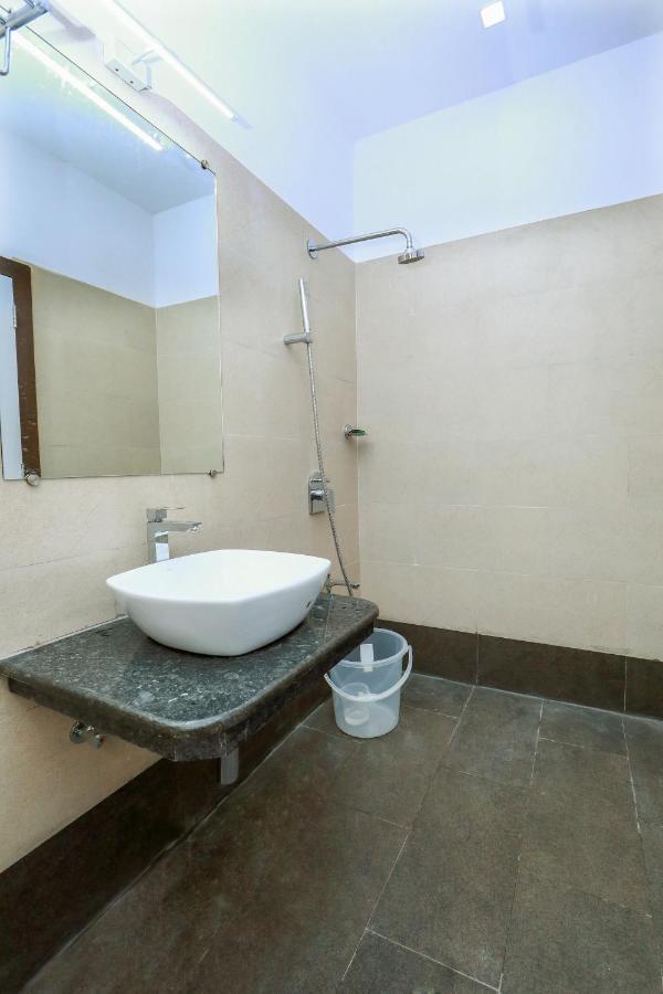 Hotel Cs Empire Lakshmanpur Exterior foto