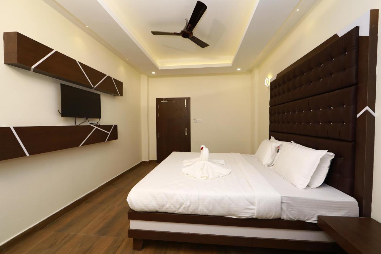 Hotel Cs Empire Lakshmanpur Exterior foto
