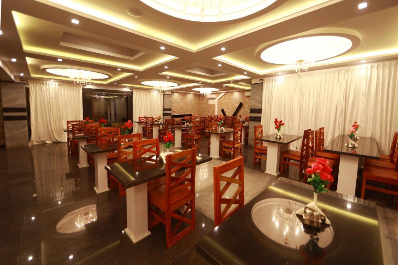 Hotel Cs Empire Lakshmanpur Exterior foto