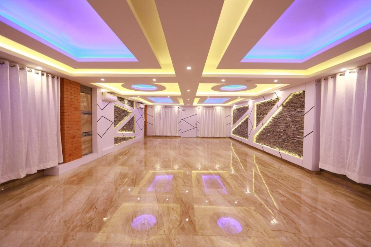 Hotel Cs Empire Lakshmanpur Exterior foto