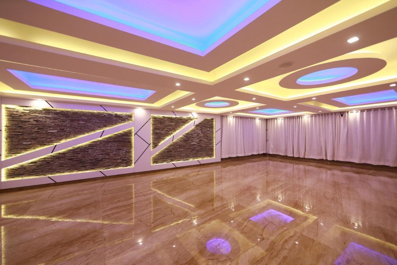 Hotel Cs Empire Lakshmanpur Exterior foto