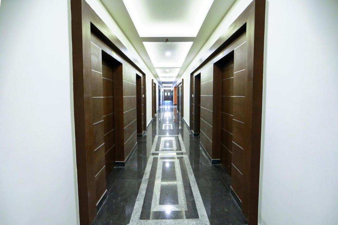 Hotel Cs Empire Lakshmanpur Exterior foto