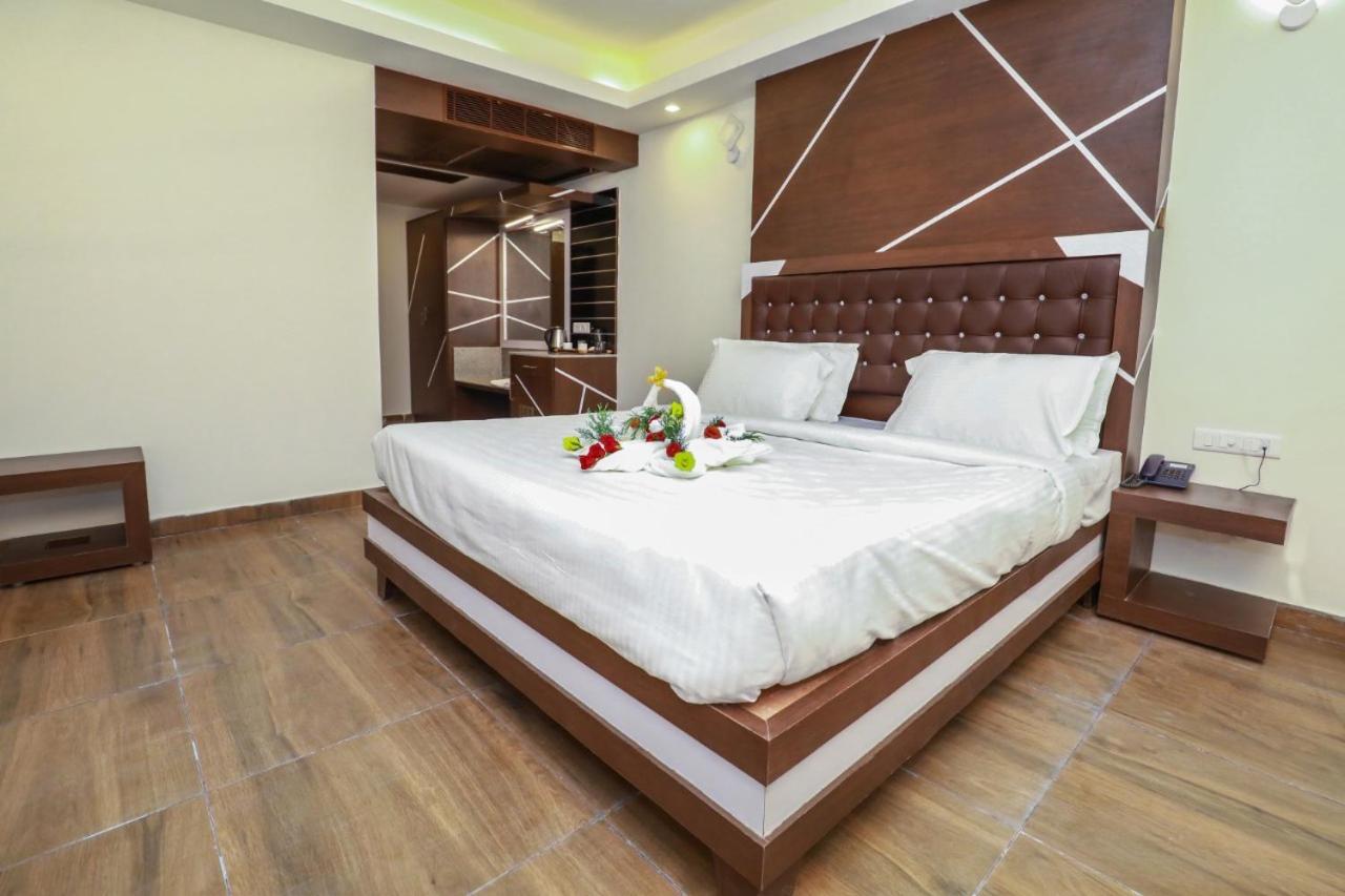 Hotel Cs Empire Lakshmanpur Exterior foto